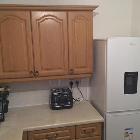 Quiet Residential Area Within Easy Reach Of Town Apartment Manchester Exterior foto