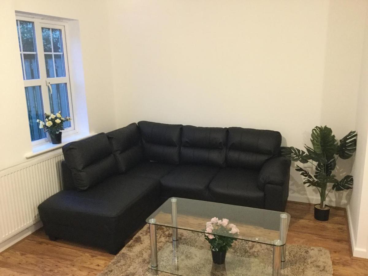 Quiet Residential Area Within Easy Reach Of Town Apartment Manchester Exterior foto
