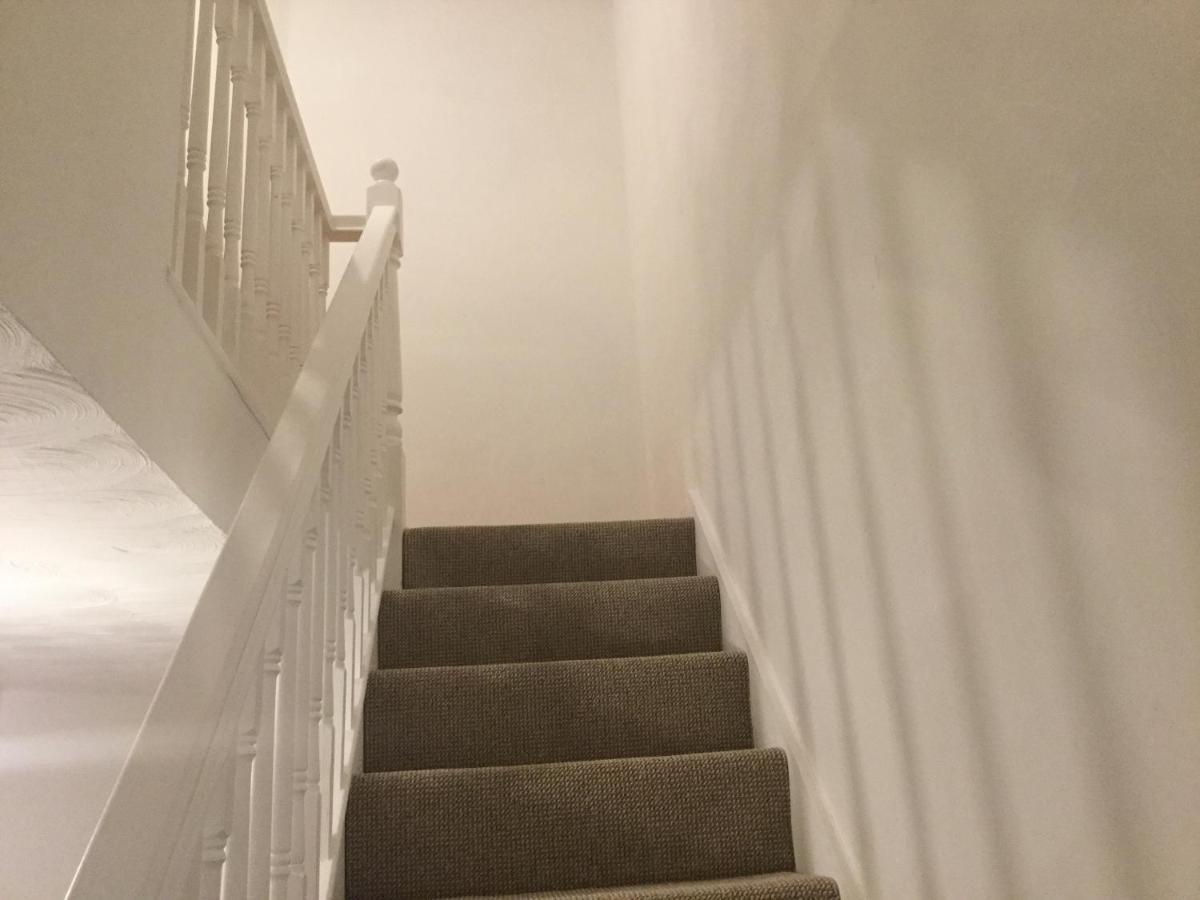 Quiet Residential Area Within Easy Reach Of Town Apartment Manchester Exterior foto